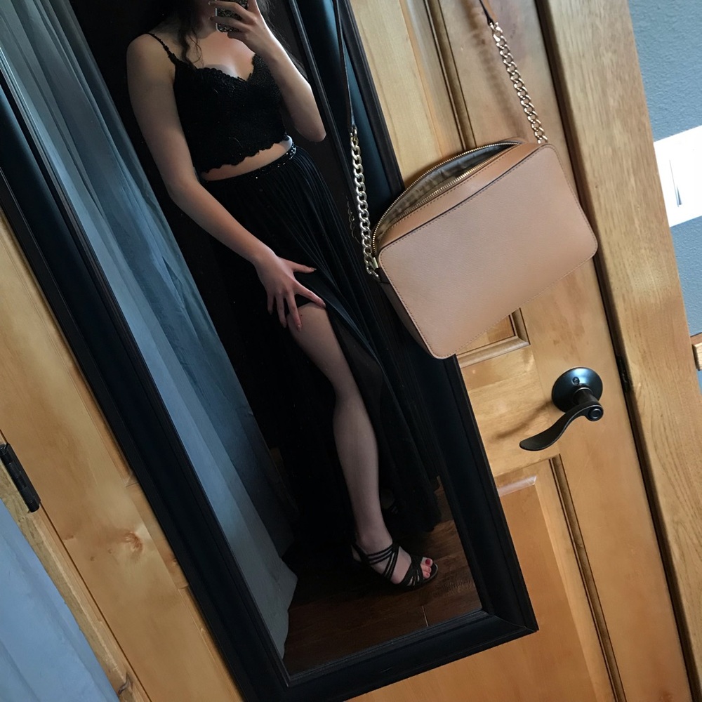 Prom dress - Picture 2 of 5